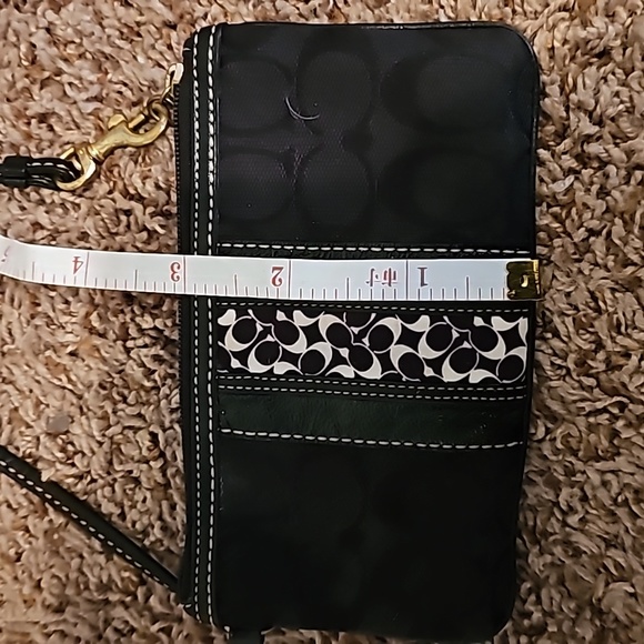 Coach Grey Black with Litte Whit Cs wristlet - Picture 9 of 9